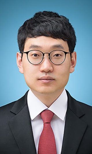 Portrait of Prof. YoungBin Kim